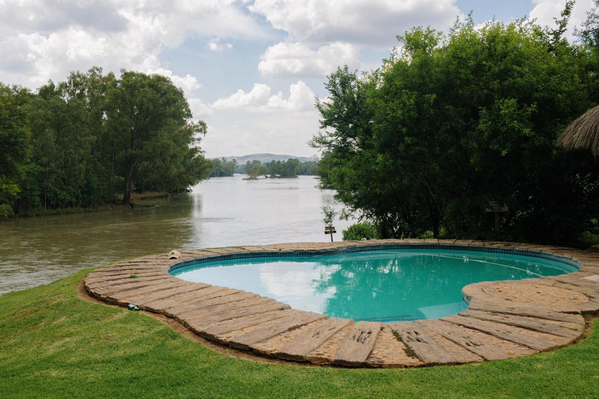 Breathe River Retreat Parys Exterior photo